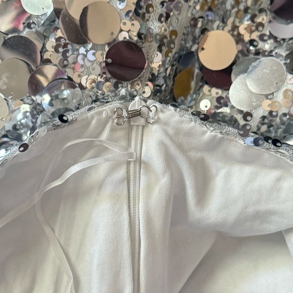 Edikted Sabrina Silver Sparkling Low Rise Mini Skirt NWT- Size Small - Picture 4 of 10
